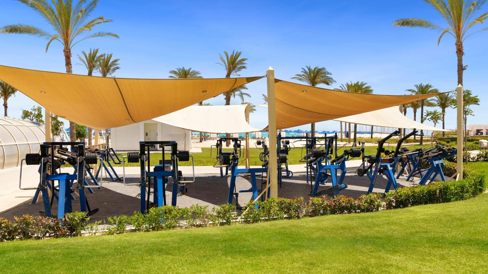 Rixos Premium Alamein El Alamein Esterno foto The outdoor gym at the resort